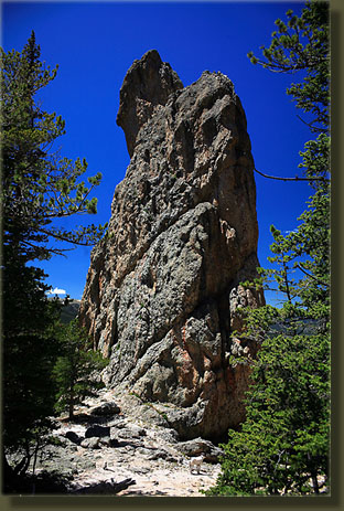 Granite monolith near the junction with Lookout Mt Trail